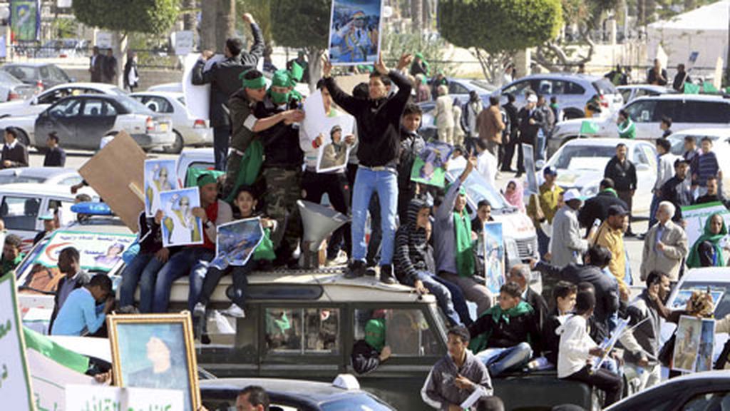 Miles de egipcios abandonan Libia