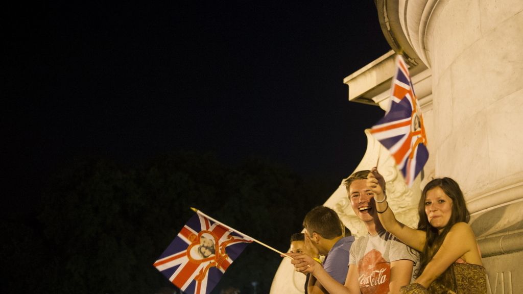 Reino Unido celebra la llegada del hijo de los duques de Cambridge