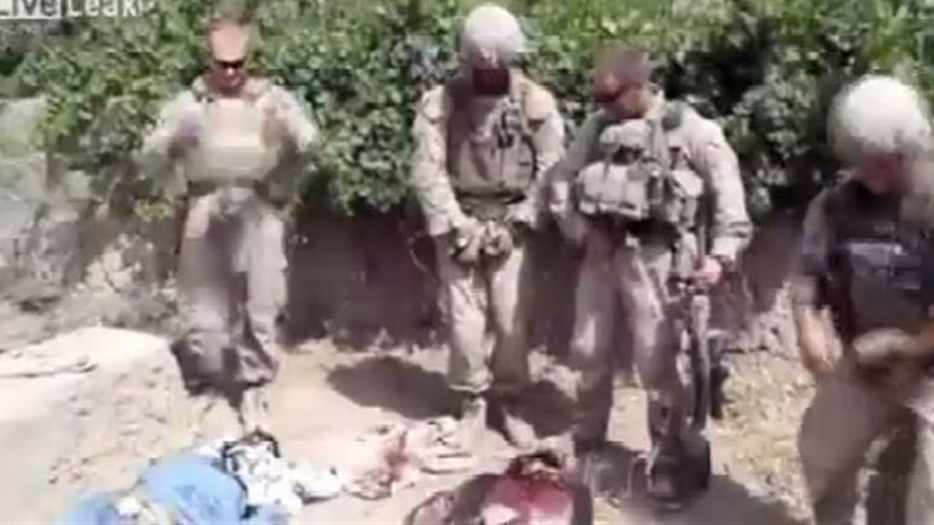 Un vídeo muestra nuevas vejaciones de soldados de EEUU