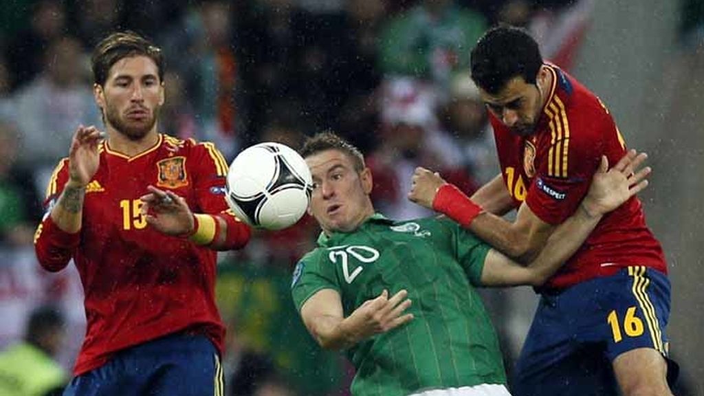 España gana a Irlanda