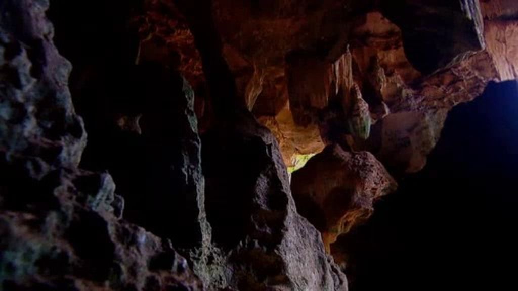 Perdidos en las cuevas Amboni