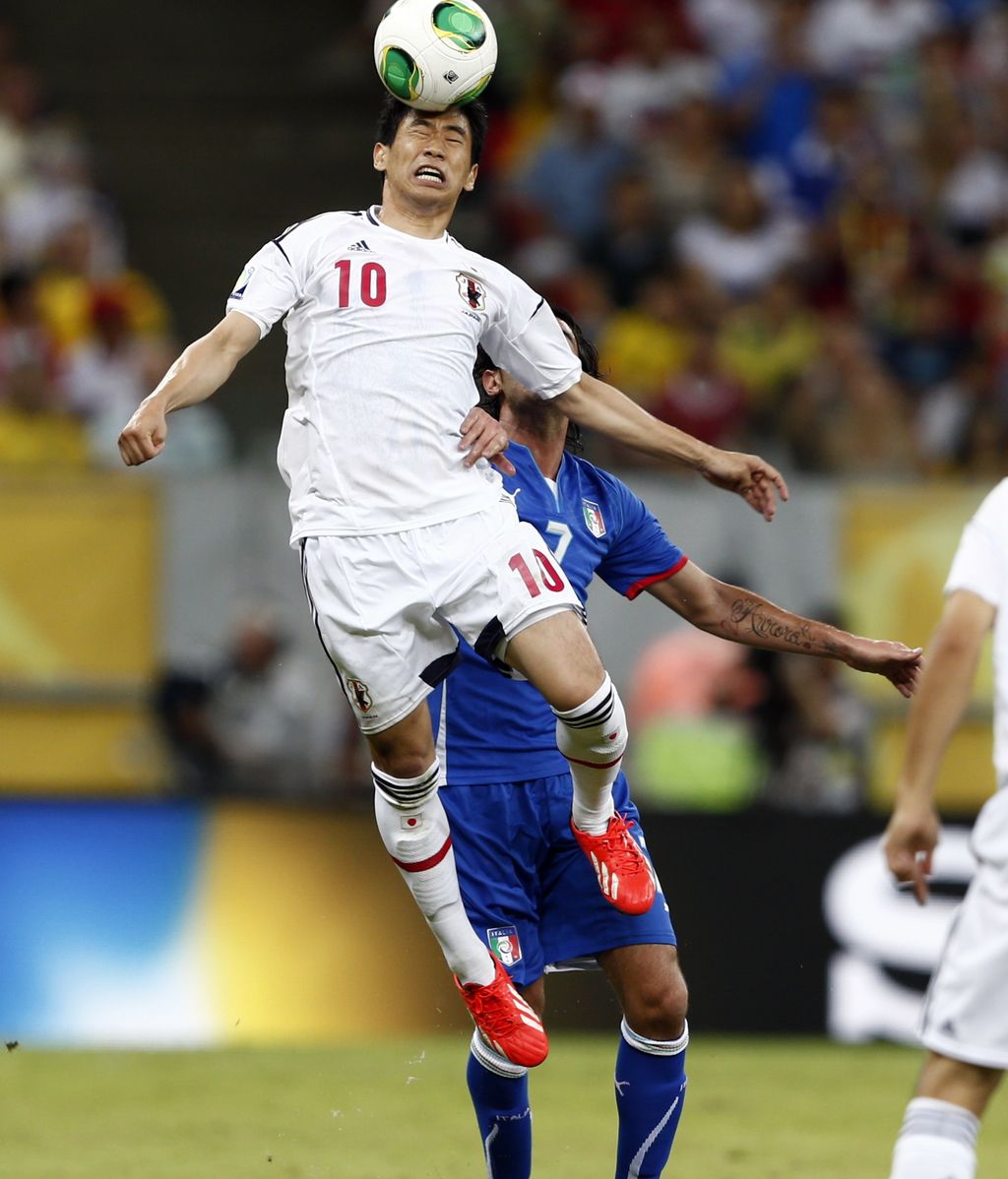 Gol: Italia 0-2 Japón (min.33)