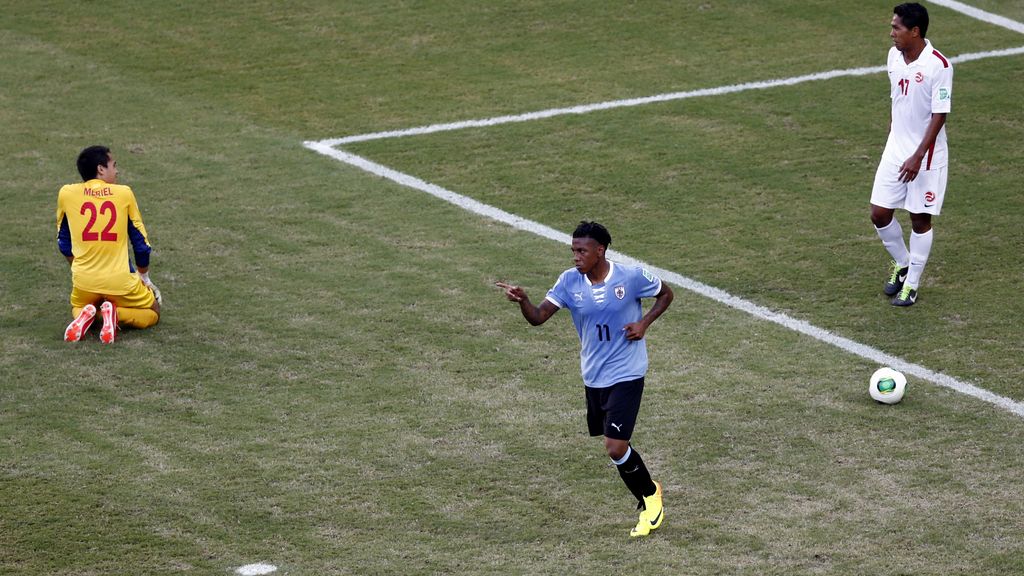 Gol: Uruguay 4-0 Tahití (min.46)