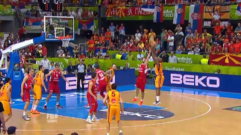 Macedonia le da una lección de humildad a Serbia Macedonia le da una lección de humildad a Serbia