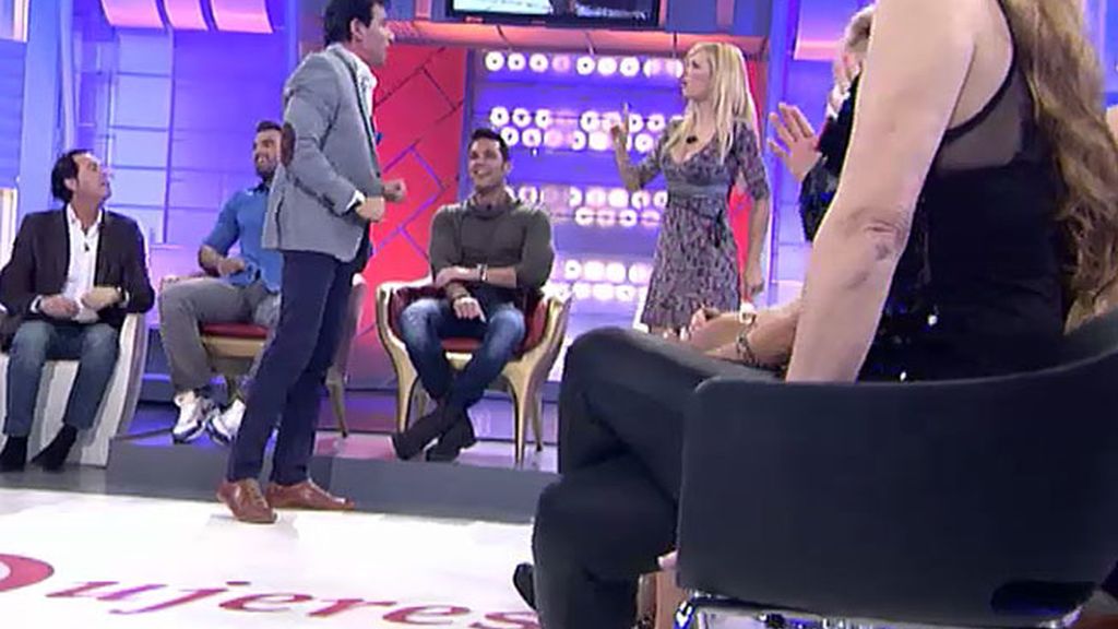 Miriam: “Amadeo se ofrece para hacer bolos sin camiseta” Miriam: “Amadeo se ofrece para hacer bolos sin camiseta”