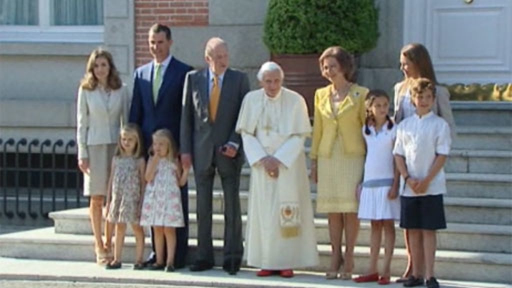 La Familia Real recibe al Papa en la Zarzuela