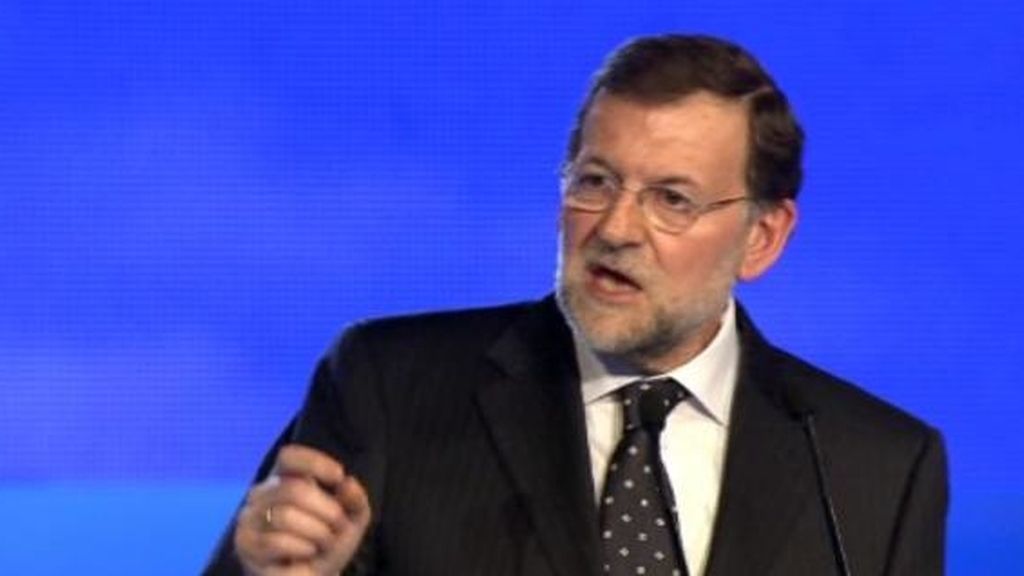 Rajoy defiende la reforma laboral en la clausura del congreso del PP