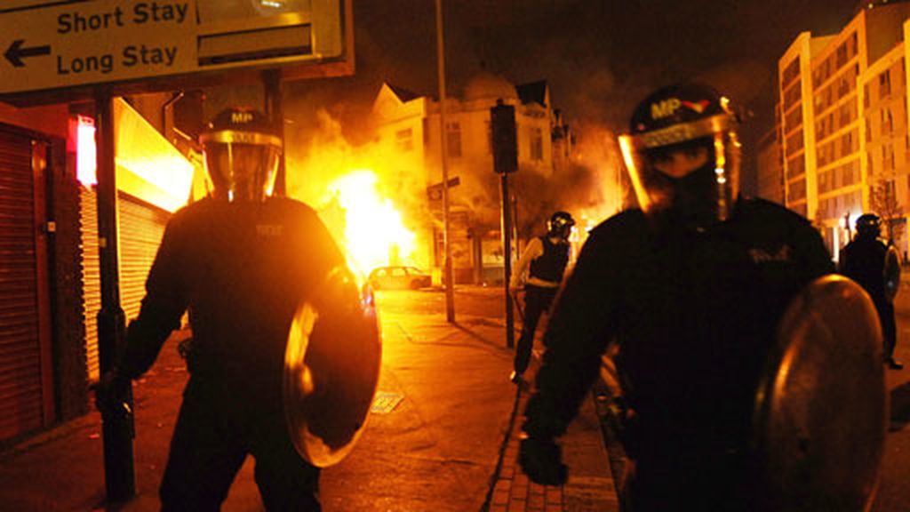 R. Unido: Disturbios sin control