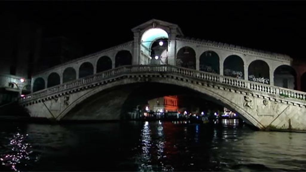 Al caer la noche, Venecia revive
