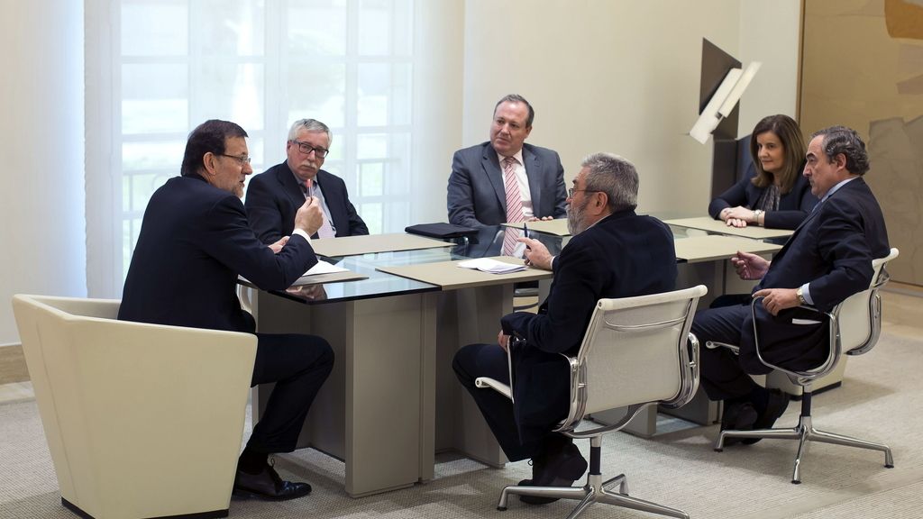 Reunión sorpresa entre Rajoy y los agentes sociales