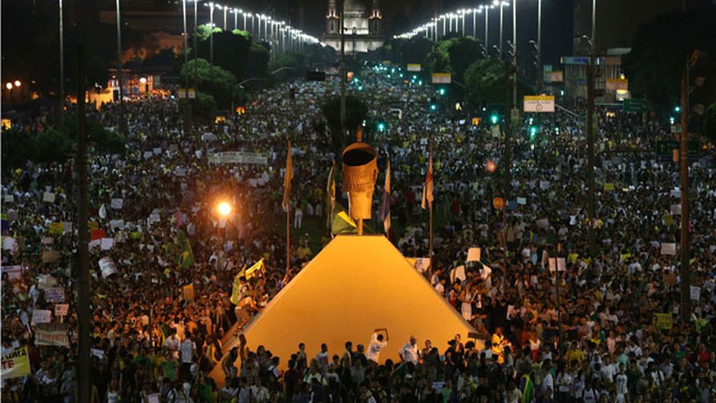 Primer muerto por las manifestaciones en Brasil
