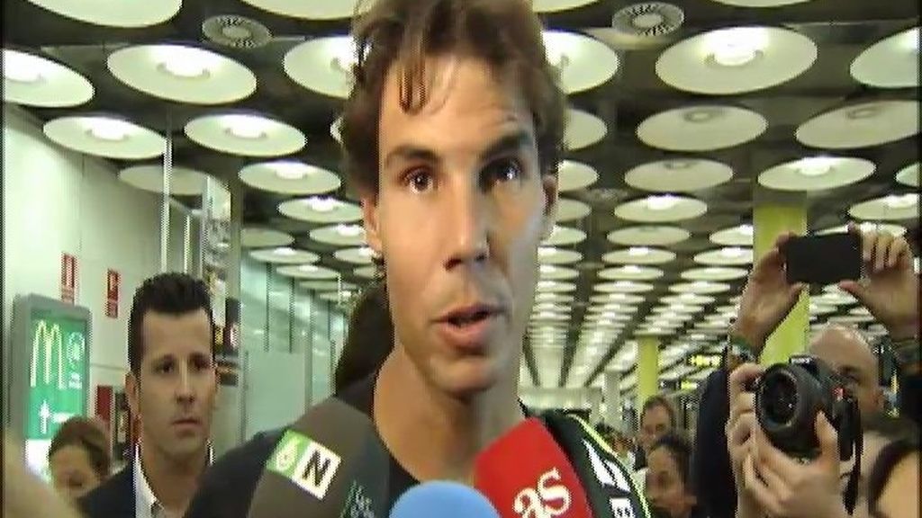 Rafa Nadal llega a Madrid "cansado" pero contento