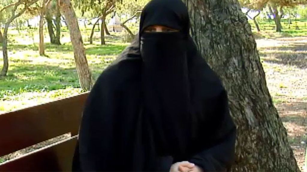 El burka o nicab, algo habitual en 'La Cañada'