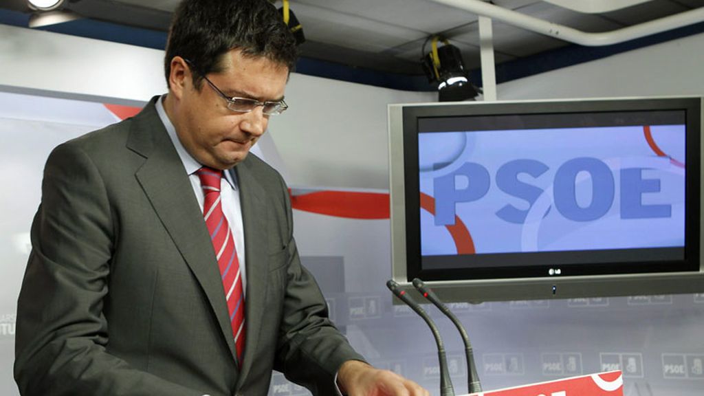 Óscar López pide perdón y pone su cargo a disposición del partido