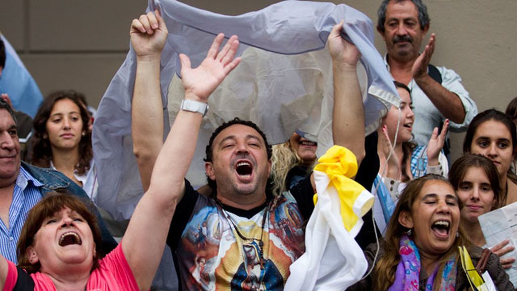 Argentina celebra la elección de un compatriota como Papa
