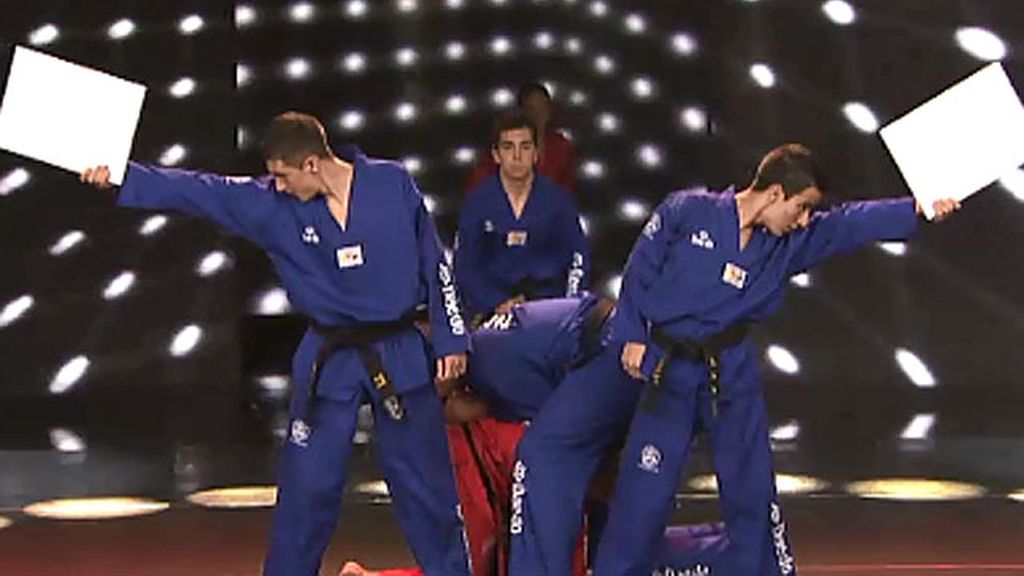 Equipo Kang, de 11 a 15 años, taekwondo