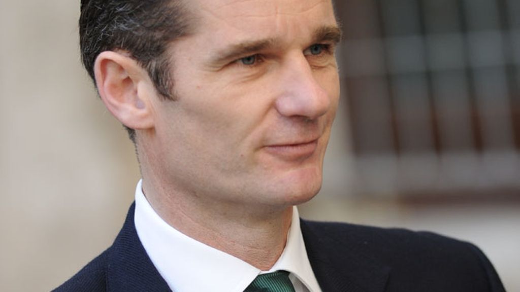 Urdangarin gastó 420.000 euros en los tres foros de Valencia por los que cobró 3,5 millones, según 'El Mundo' Urdangarin gastó 420.000 euros en los tres foros de Valencia por los que cobró 3,5 millones, según 'El Mundo'