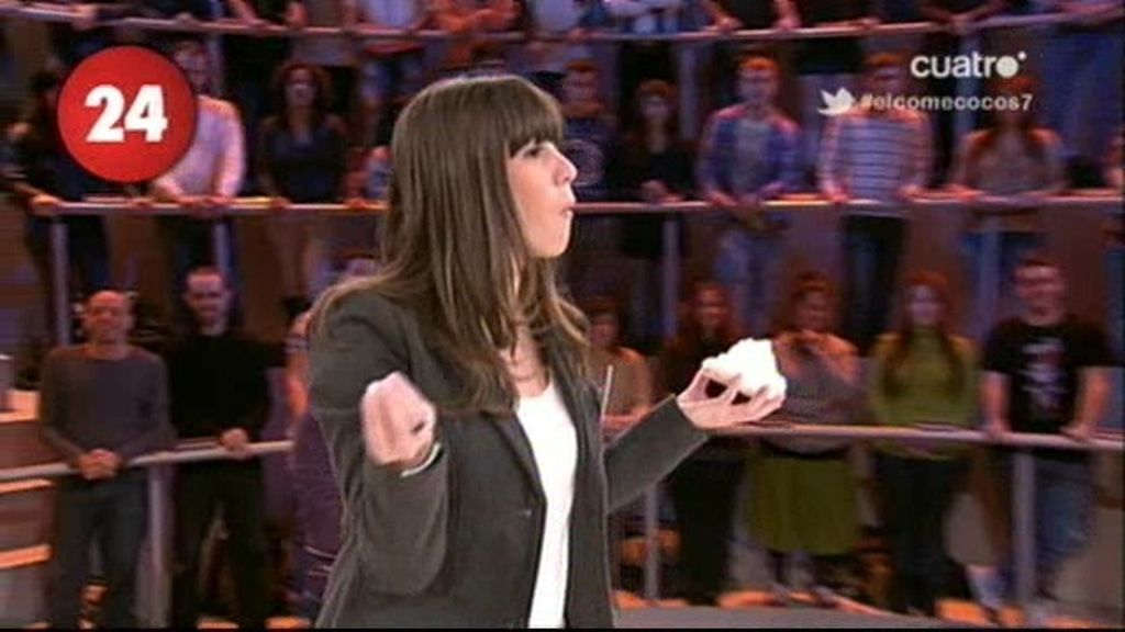Cristina levanta al público con un merengue