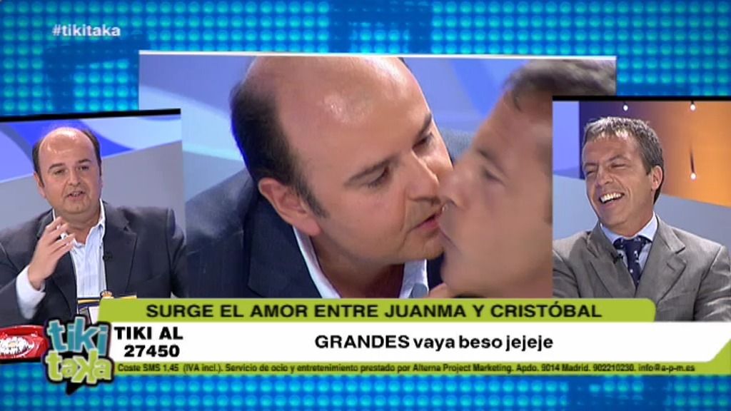 Juanma Rodríguez y Cristóbal Soria se besan en el plató de 'Tiki Taka'