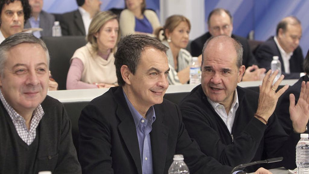 Zapatero admite "errores de gestión" en la crisis