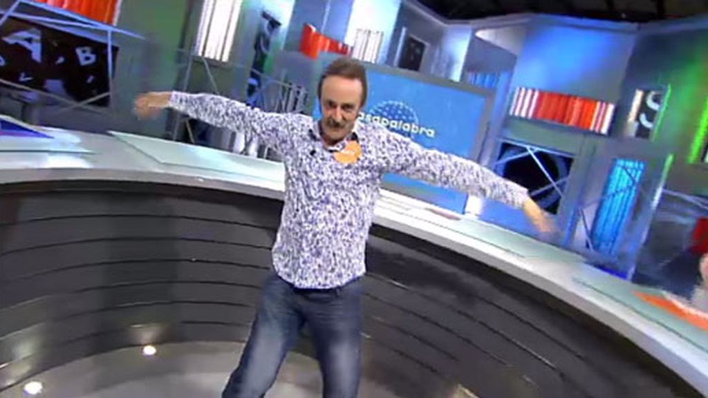 Santi Rodríguez baila