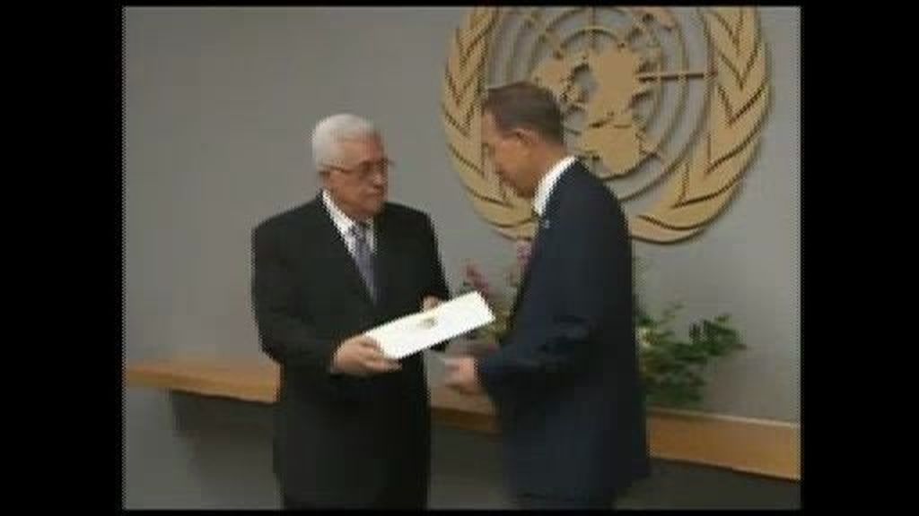 Abbas entrega a Ban Ki-moon la solicitud formal de adhesión del Estado Palestino a la ONU