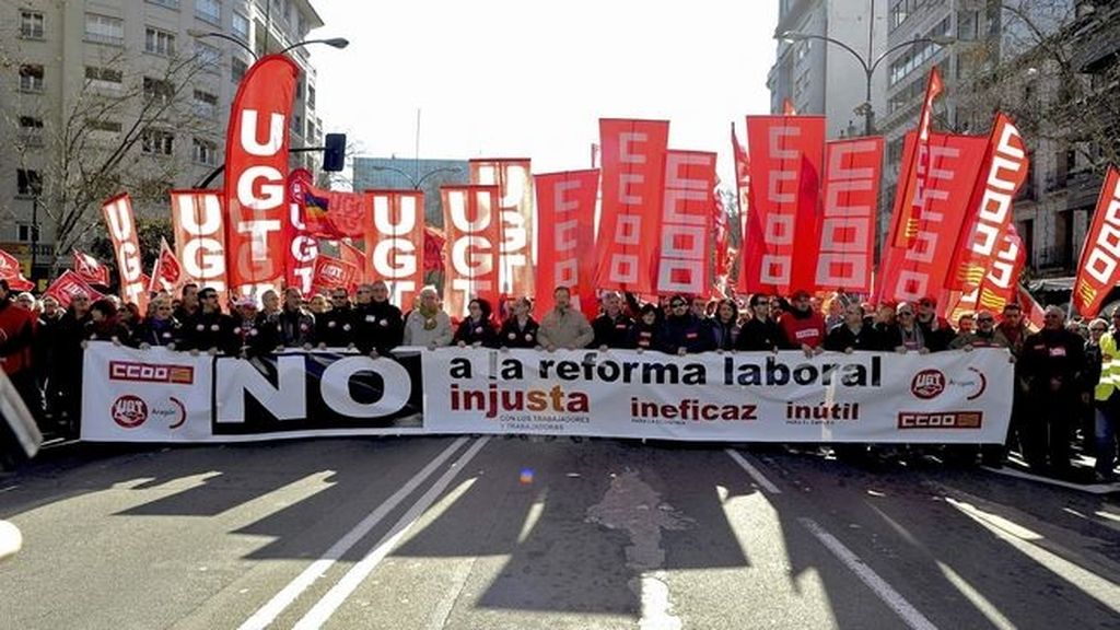Miles de personas salen a la calle para protestar contra la reforma laboral