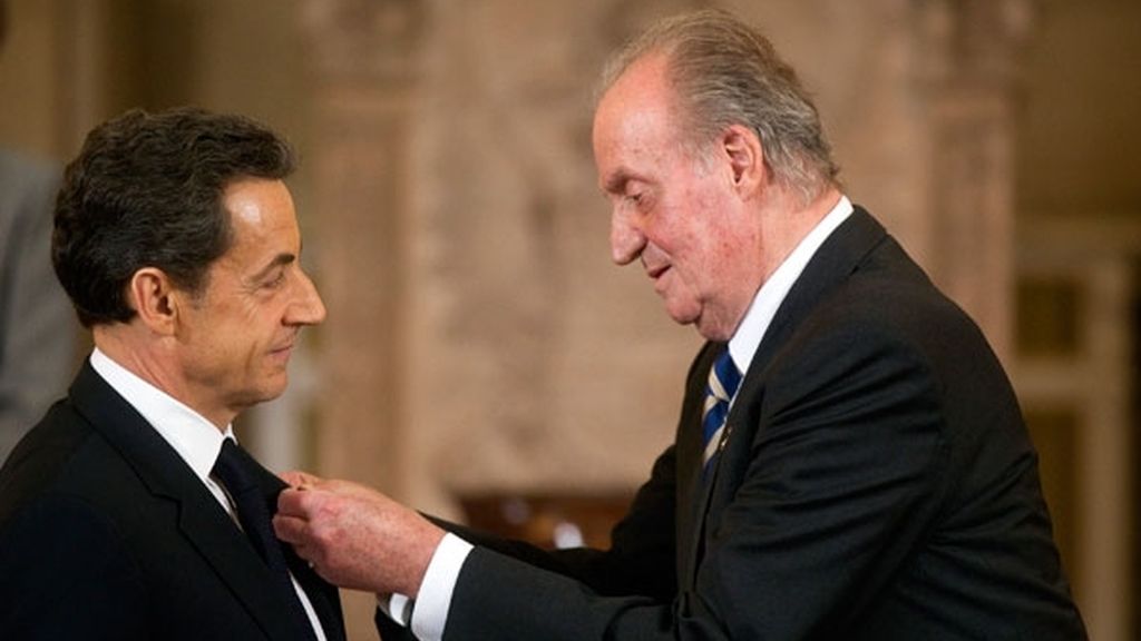 Nicolas Sarkozy habla de los mercados ante el rey y Rajoy