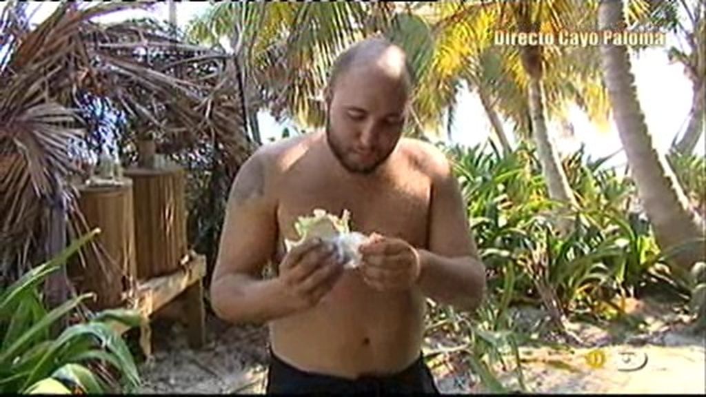 Kiko se come su bocadillo...