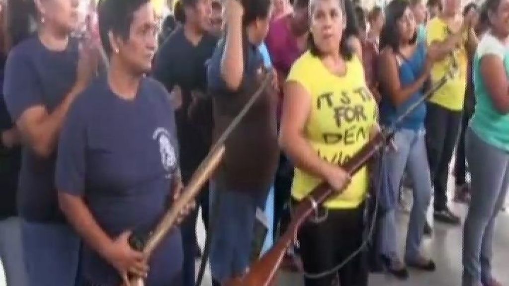 Amas de casa mexicanas forman una patrulla ciudadana contra el narco