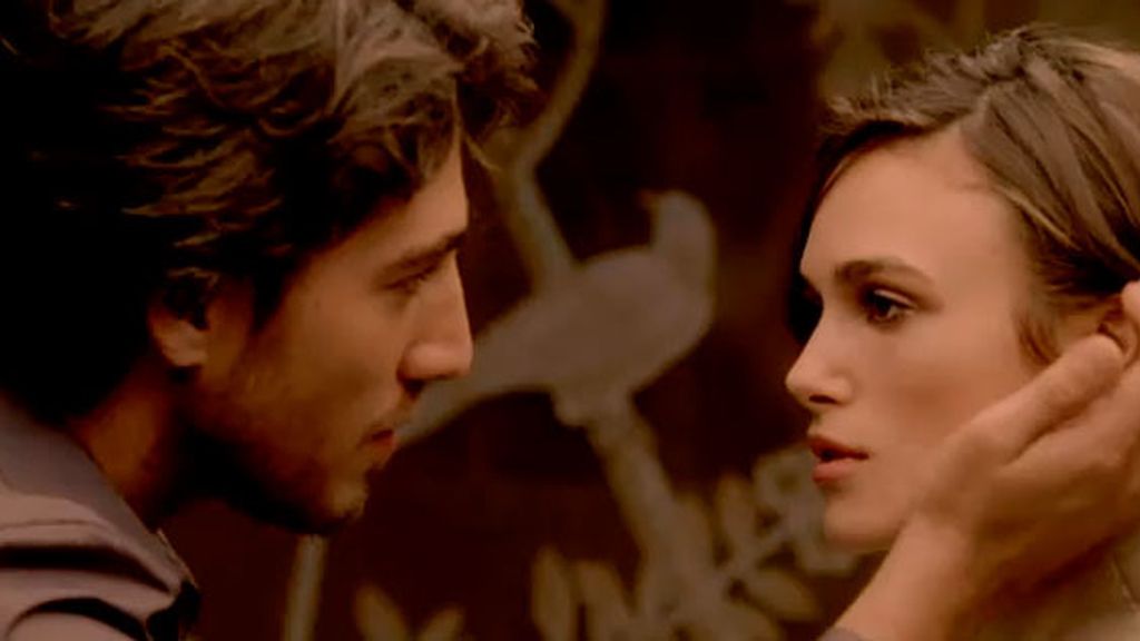 Tensión sexual y mucho erotismo Tensión sexual y mucho erotismo