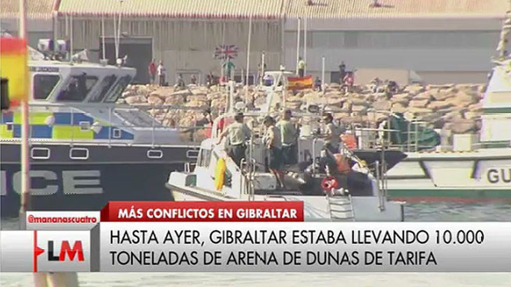 Interior prohíbe el paso a camiones con arena española por posible venta ilegal