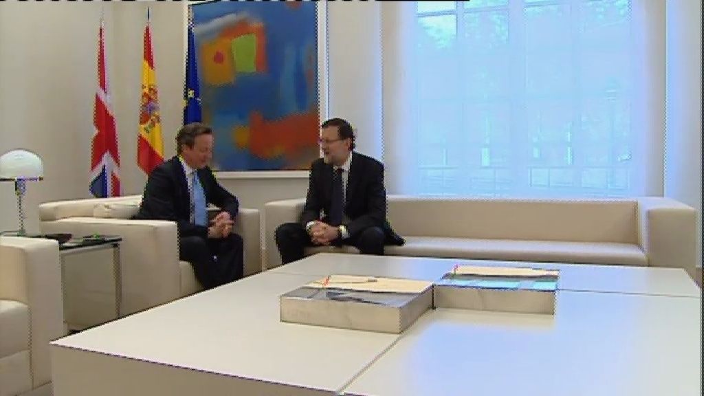 Rajoy recibe a Cameron en La Moncloa