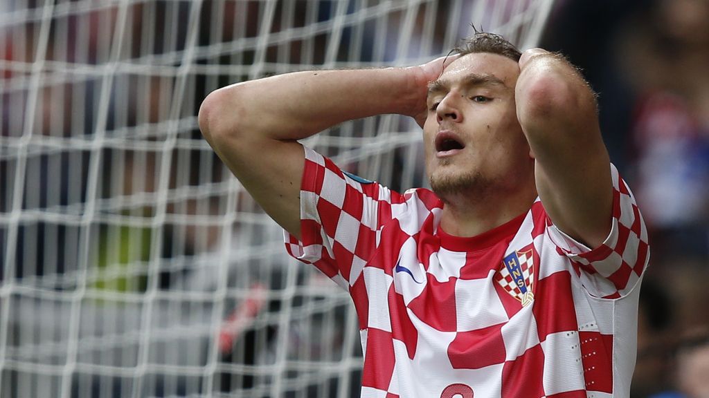 Webb se 'traga' un penalti a Croacia