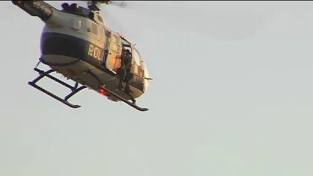 Un helicóptero sobrevuela el terreno para buscar los restos de Marta del Castillo