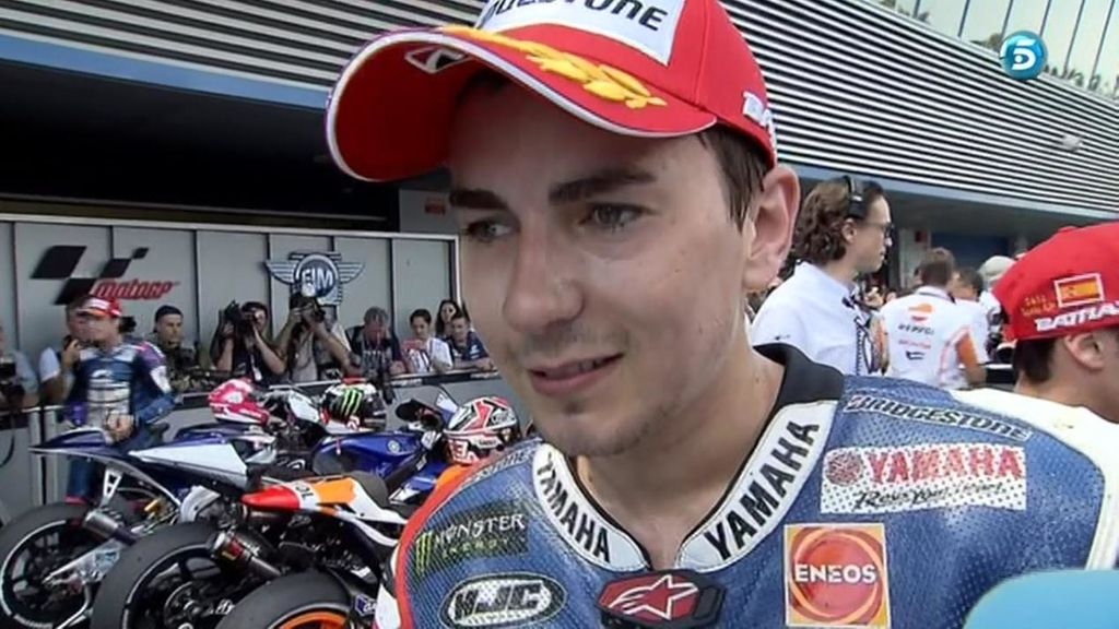 Lorenzo: "No quiero comentar la última curva con Márquez en caliente"