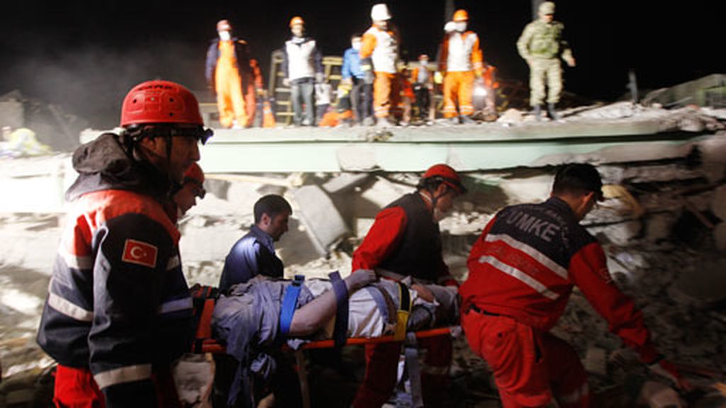 Rescates desesperados en Turquía