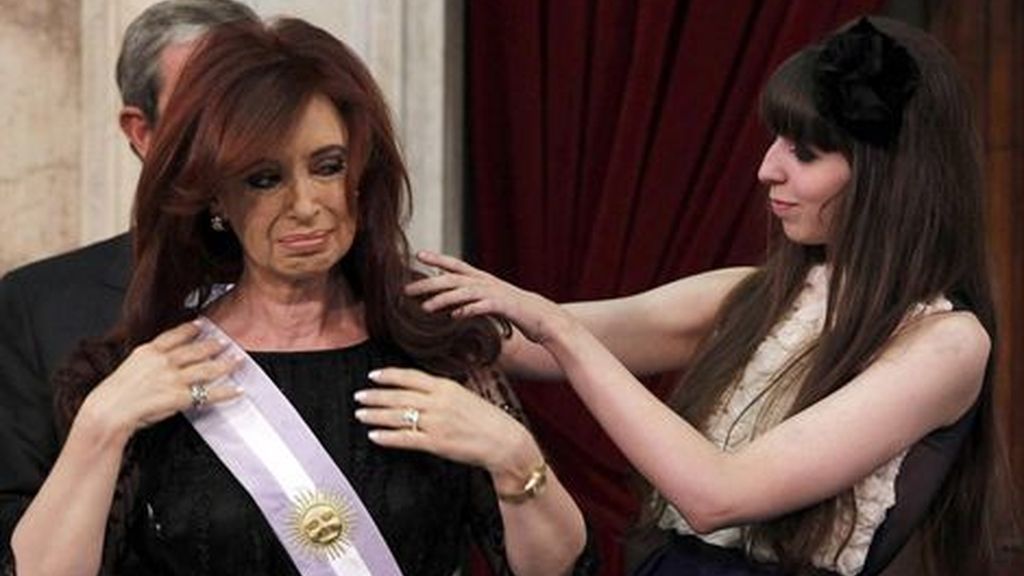 Cristina Fernández de Kirchner jura por segunda vez como presidenta de Argentina
