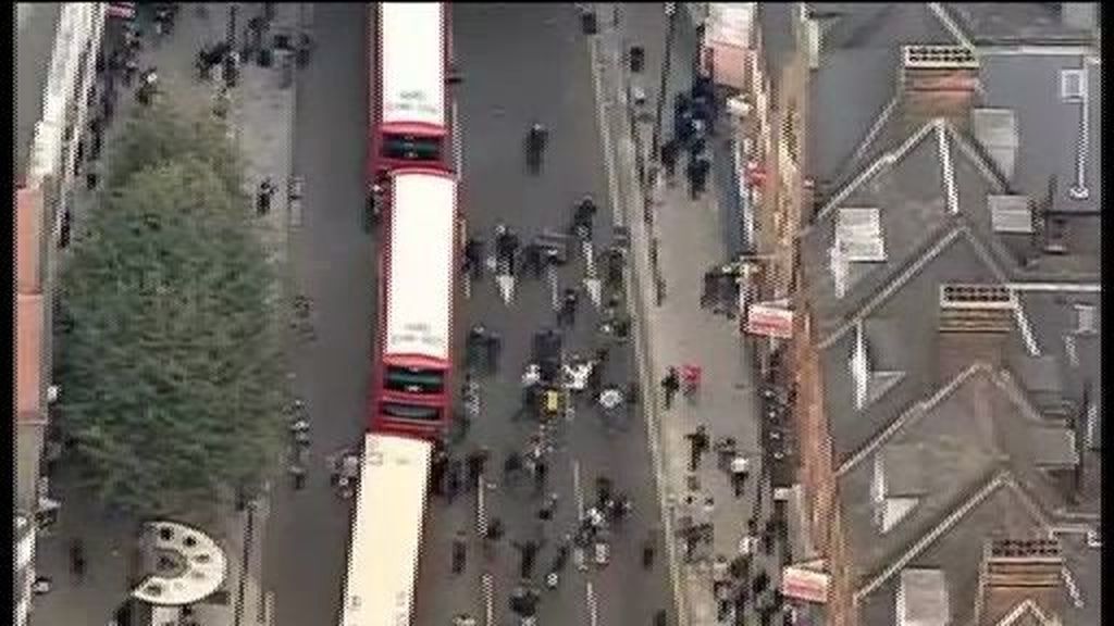 Tercer día consecutivo de disturbios en Londres