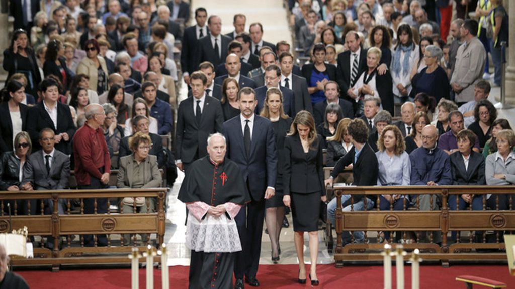 Dolor y luto en Santiago en el funeral de despedida a las víctimas de Agrois