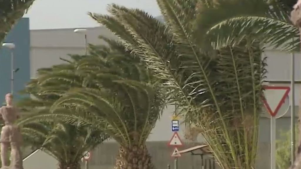 El temporal que azota Canarias deja sin luz a 16.000 personas
