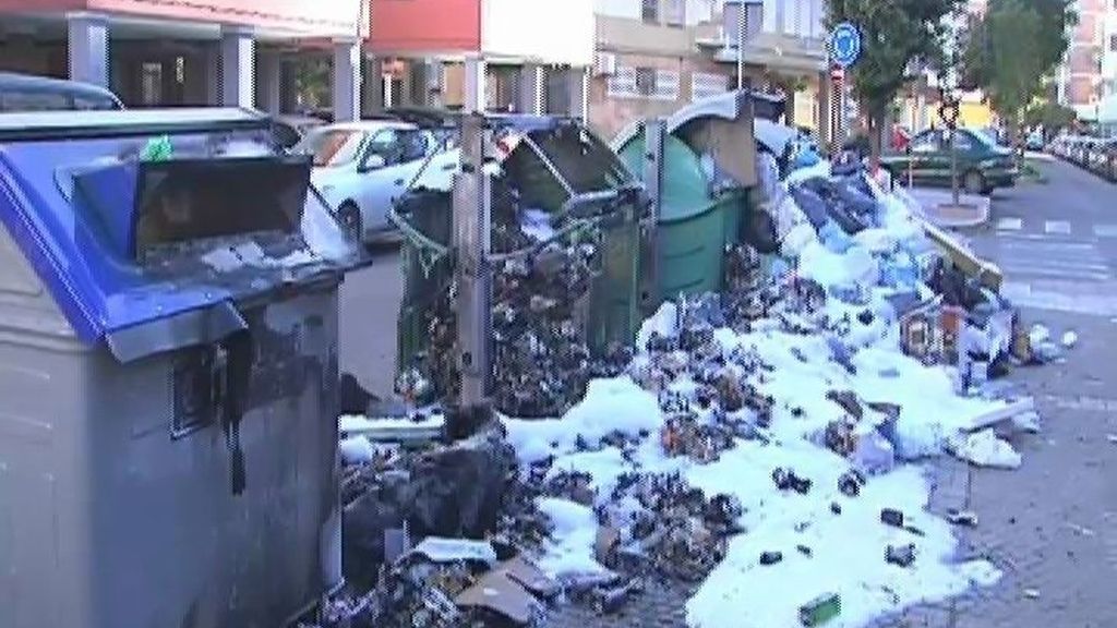 5.000 toneladas de basura se acumulan en las calles de Sevilla