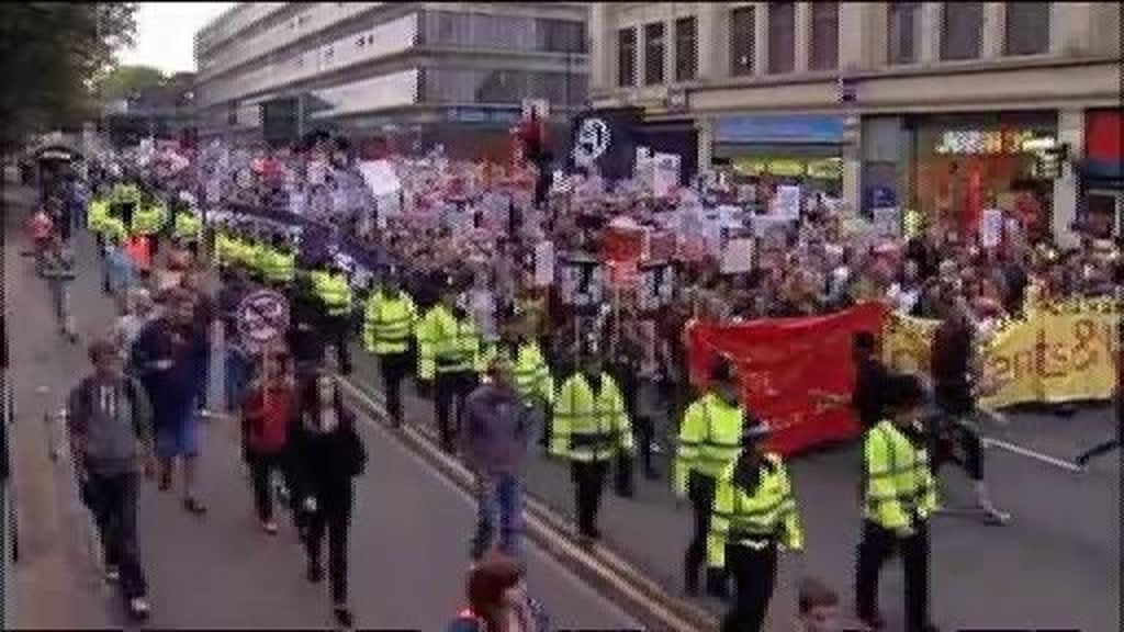 20.000 indignados británicos toman Manchester