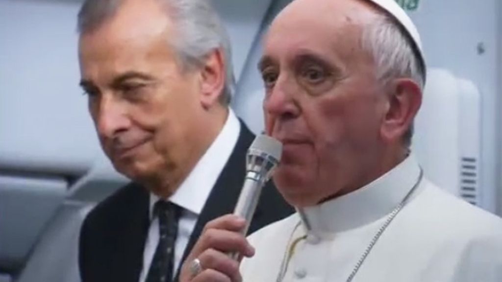 El Papa rechaza juzgar a los homosexuales