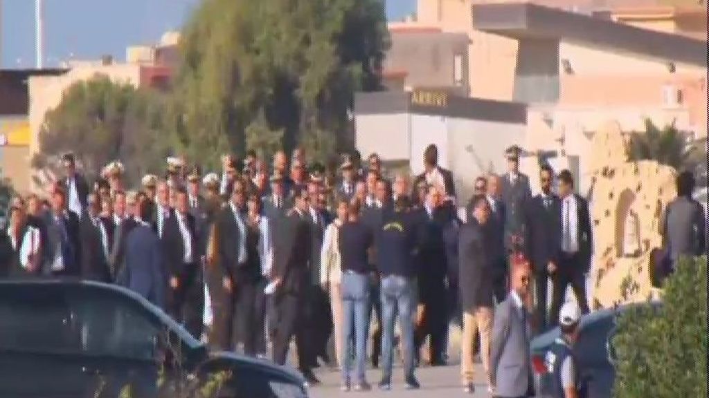 Durao Barroso recibido en Lampedusa al grito de "asesino"