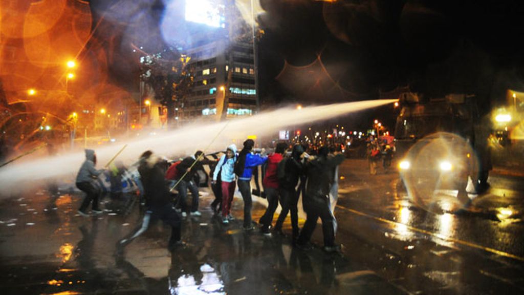 Enfrentamientos entre la policía chilena y manifestantes