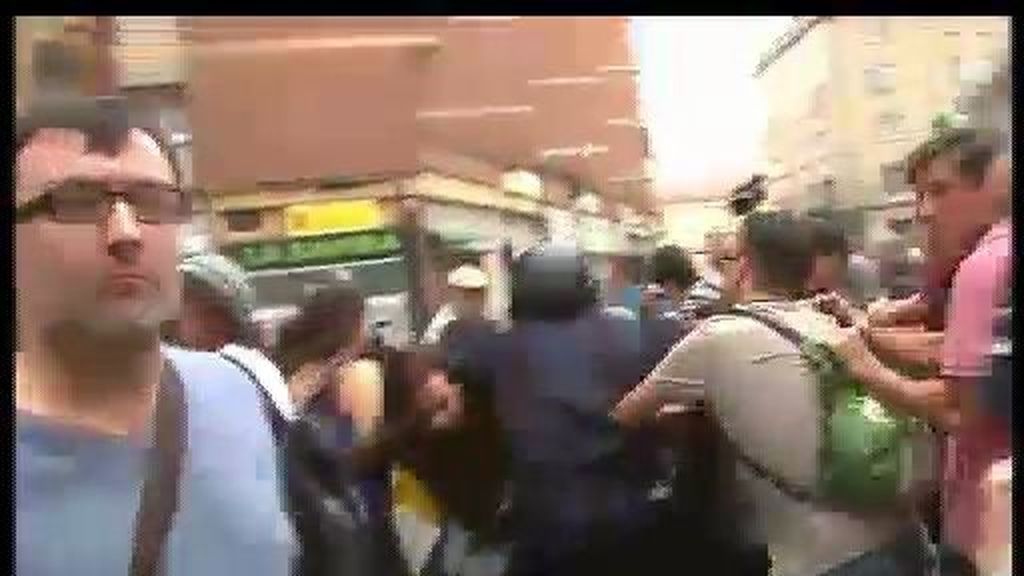 Cargas policiales y 20 arrestos durante un desahucio en Oviedo