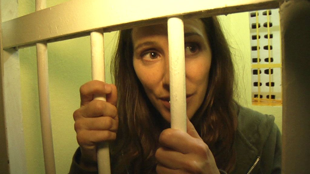 Adela Úcar pasa '21 días en la cárcel' como una prisionera más