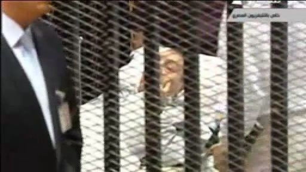 Juzgan a Hosni Mubarak y sus hijos