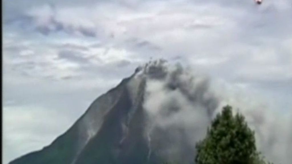 El volcán Sinabung entra en erupción